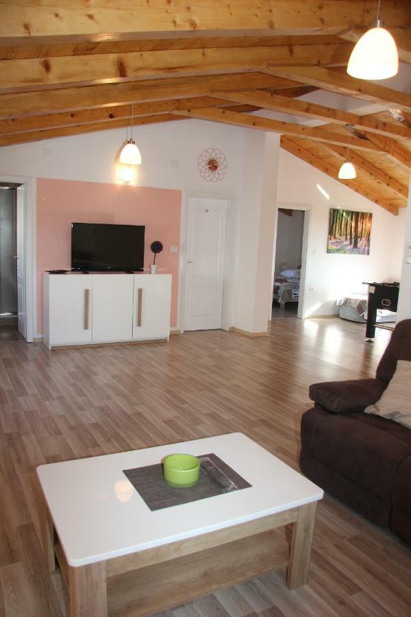 פאז'אנה Vacation House "Viola" מראה חיצוני תמונה